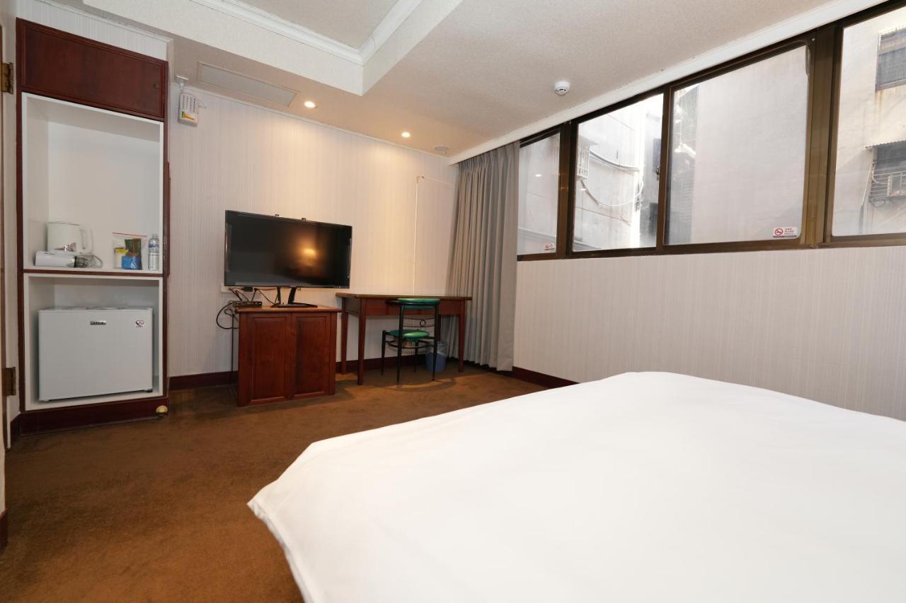 Meworld Hotel - Sanchong Taipei Exterior photo