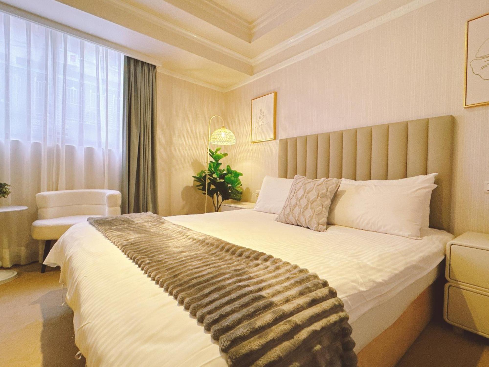 Meworld Hotel - Sanchong Taipei Exterior photo