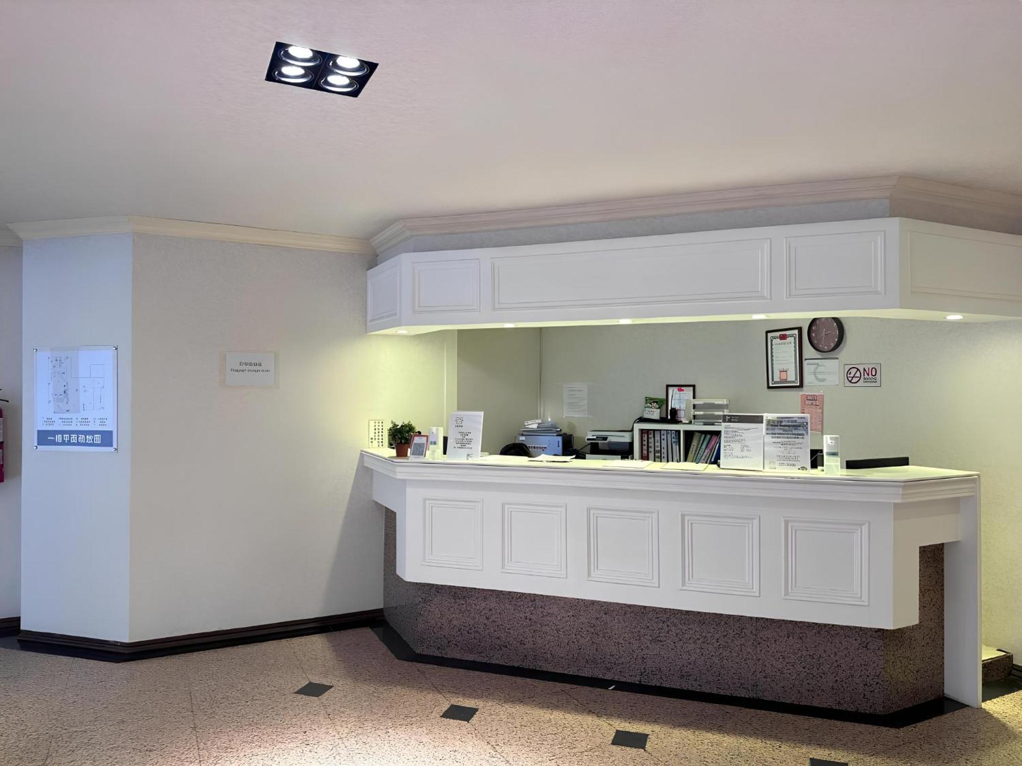 Meworld Hotel - Sanchong Taipei Exterior photo